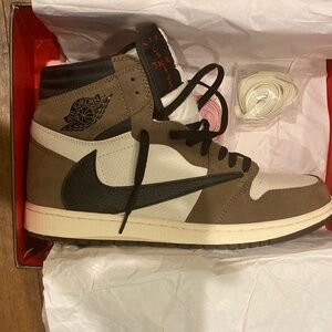 Jordan 1 Travis Scott
